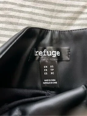 Refuge Skirts Black Pleated Faux Leather Mini Skirtskort Poshmark refuge-skirts-black-pleated-faux-leather-mini-skirtskort-poshmark